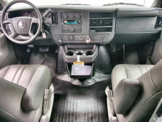 2025 GMC Savana 2500