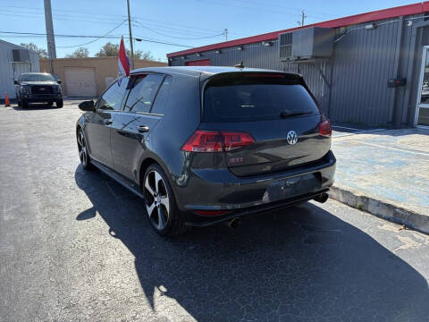 2017 Volkswagen Golf GTI SE