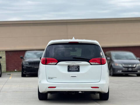 2017 Chrysler Pacifica Touring