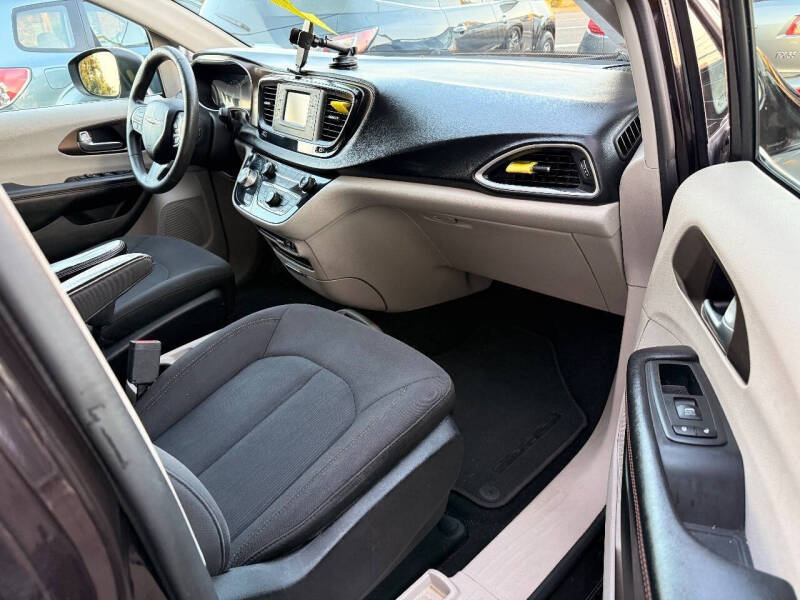 2017 Chrysler Pacifica Touring