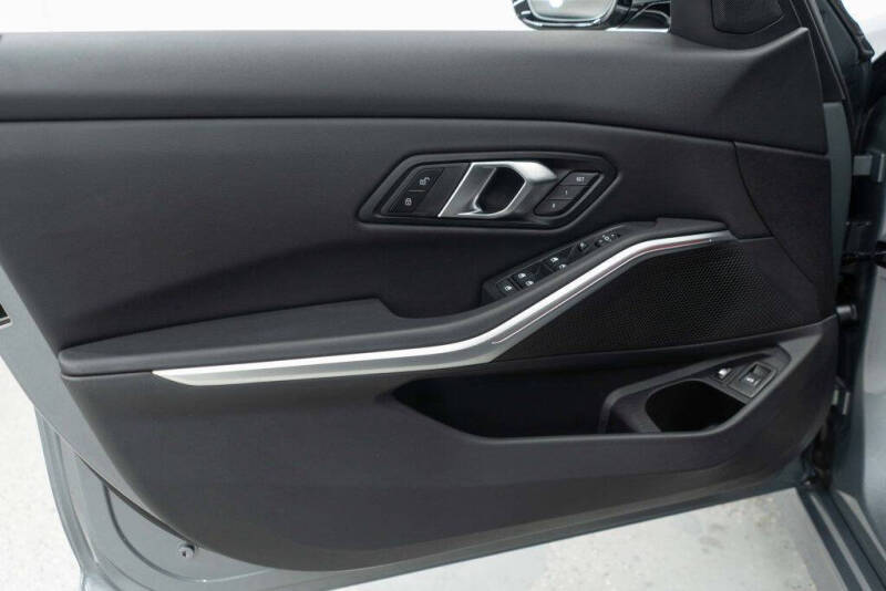 2024 BMW 3 Series 330e xDrive