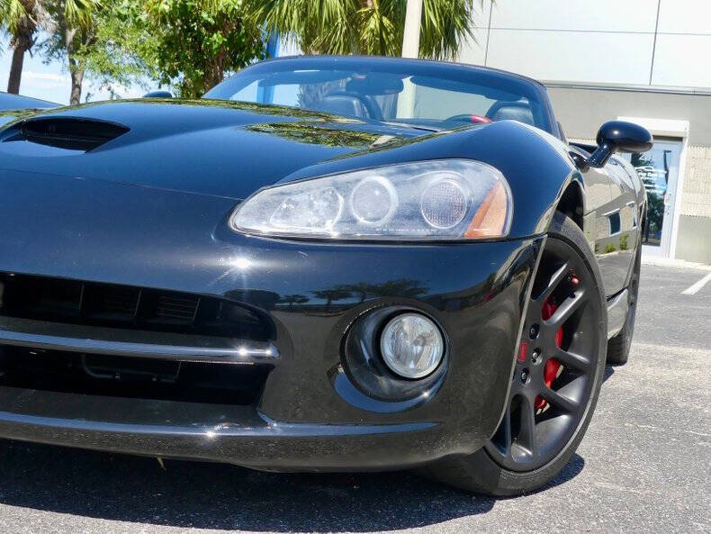 2004 Dodge Viper SRT-10