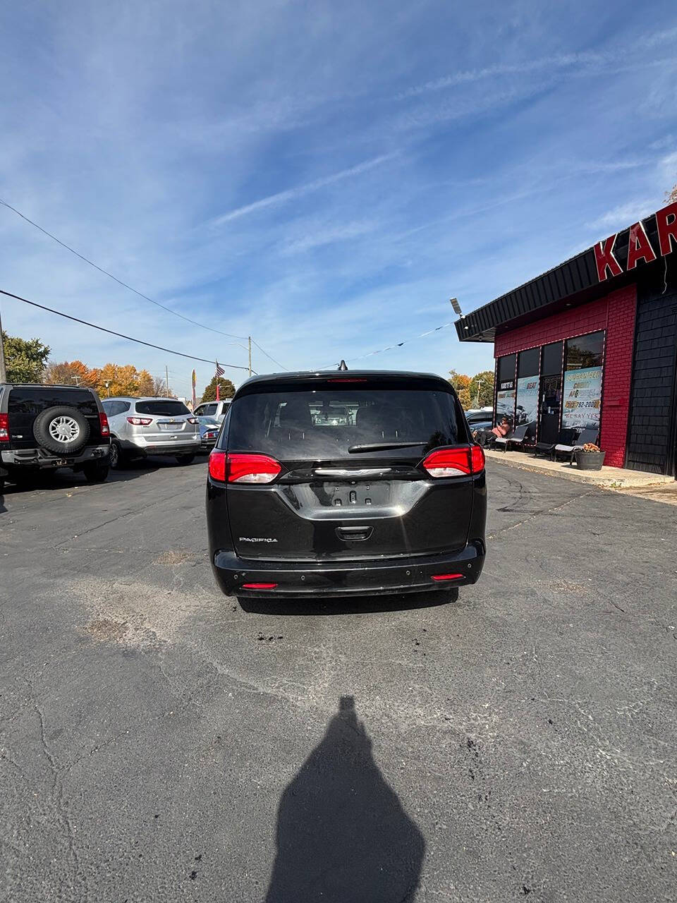 2018 Chrysler Pacifica for sale at Kars R Us in Dearborn Heights, MI