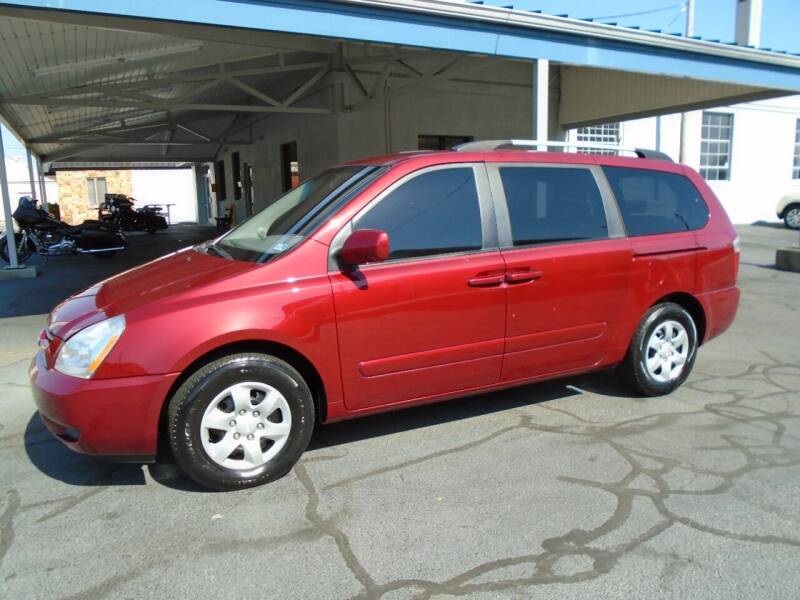 2009 Kia Sedona for sale at PIEDMONT CUSTOM CONVERSIONS USED CARS in Danville VA