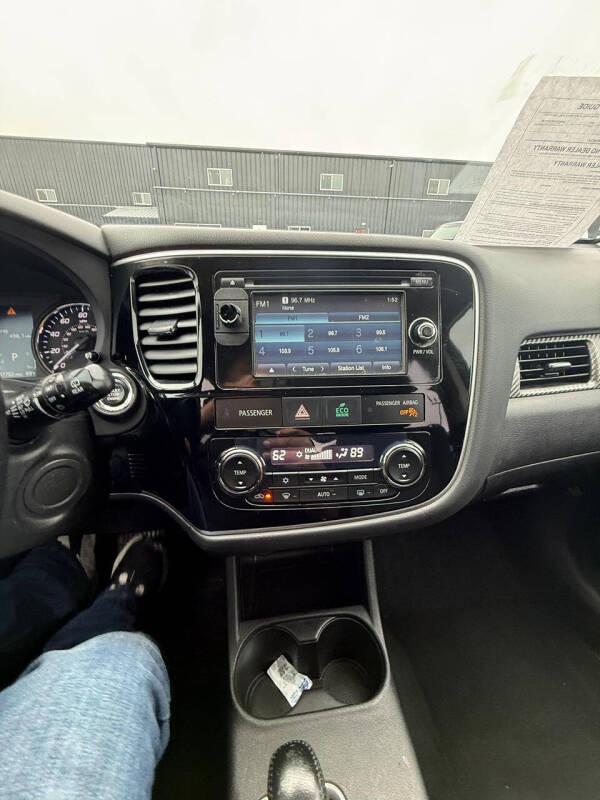 2015 Mitsubishi Outlander SE