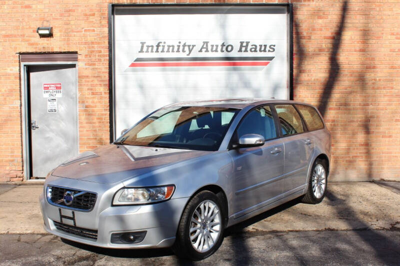 2011 Volvo V50 for sale at Infinity Auto Haus in Palatine IL