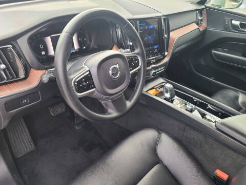 2023 Volvo XC60 B5 Plus Bright Theme