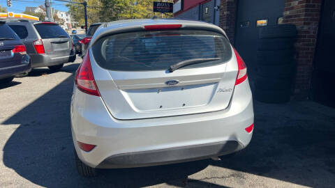 2013 Ford Fiesta S