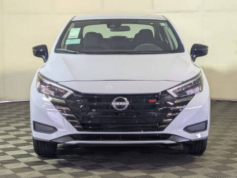 2025 Nissan Versa SR