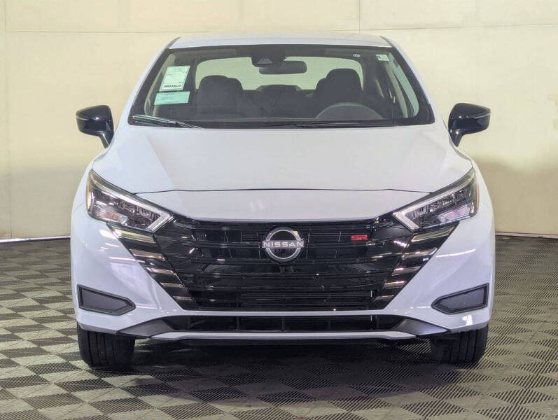 2025 Nissan Versa SR
