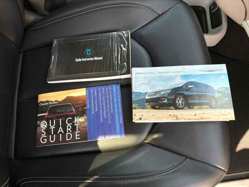 2023 Chrysler Pacifica Touring L