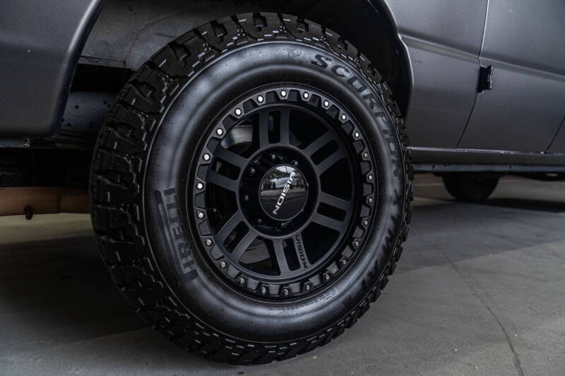 2010 Ford E-Series E-350 SD XLT
