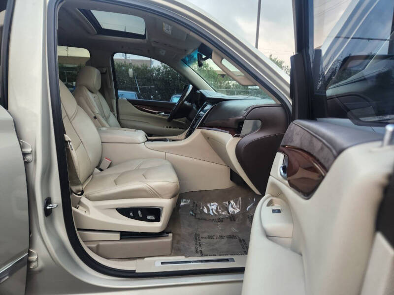 2015 Cadillac Escalade Luxury