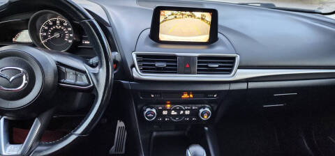 2018 Mazda MAZDA3 Touring