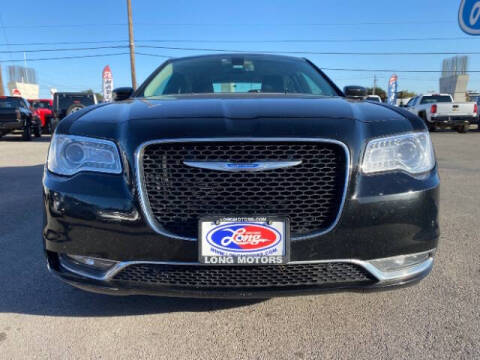 2017 Chrysler 300 Limited