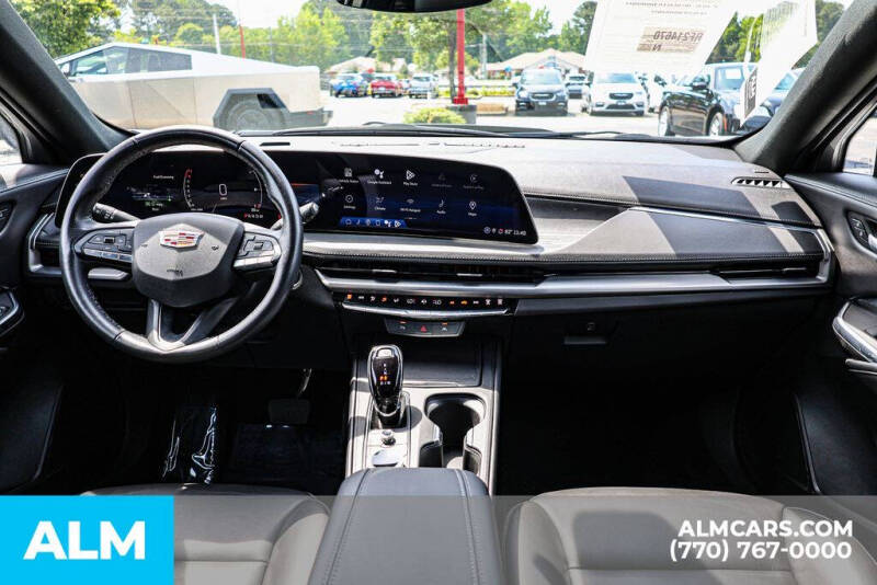 2024 Cadillac XT4 Premium Luxury