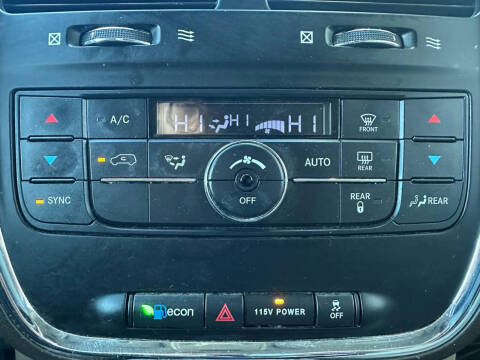 2016 Chrysler Town and Country Touring