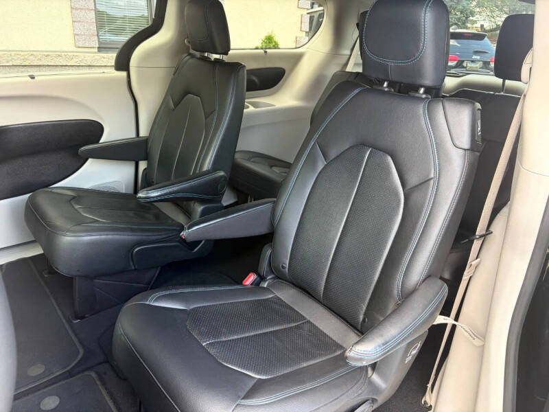 2021 Chrysler Pacifica Touring L