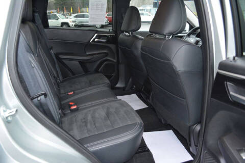 2024 Mitsubishi Outlander SE