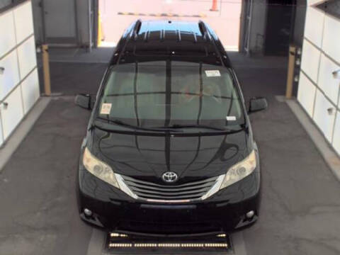 2014 Toyota Sienna XLE 8-Passenger