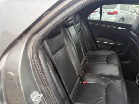 2011 Chrysler 300 Limited