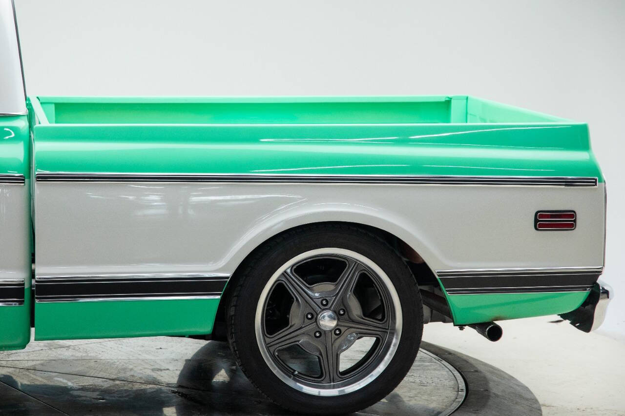 1969 Chevrolet C/K 10 Series 12