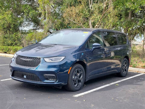 2022 Chrysler Pacifica Hybrid Touring L