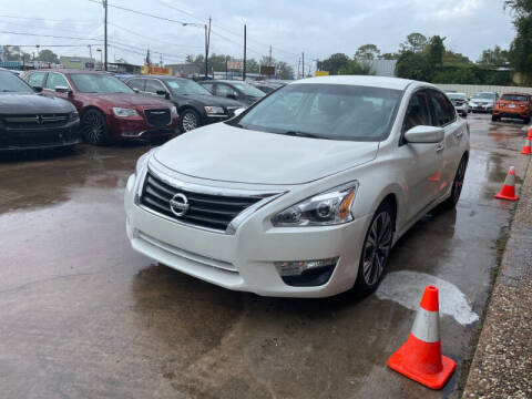 2015 Nissan Altima for sale at Sam's Auto Sales in Houston TX