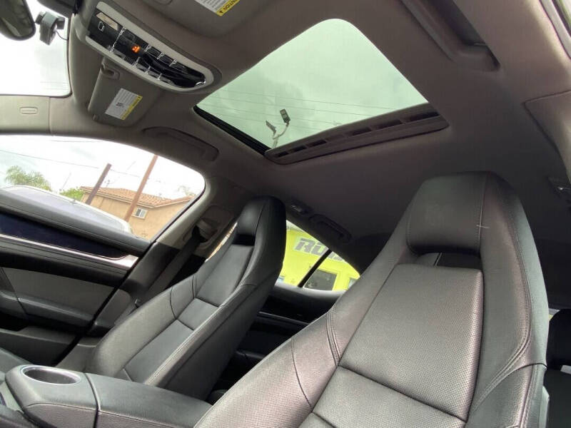 2012 Porsche Panamera 4