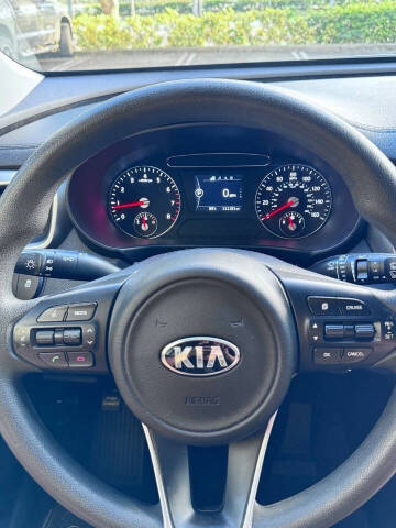 2017 Kia Sorento L