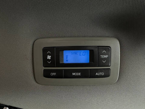 2020 Toyota Sienna LE Mobility 7-Passenger