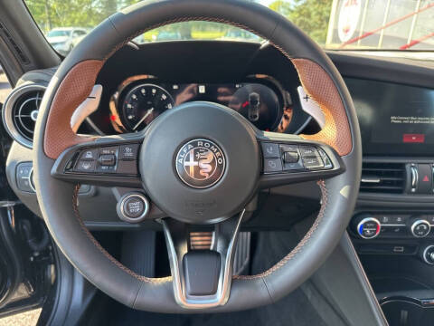 2025 Alfa Romeo Giulia Intensa