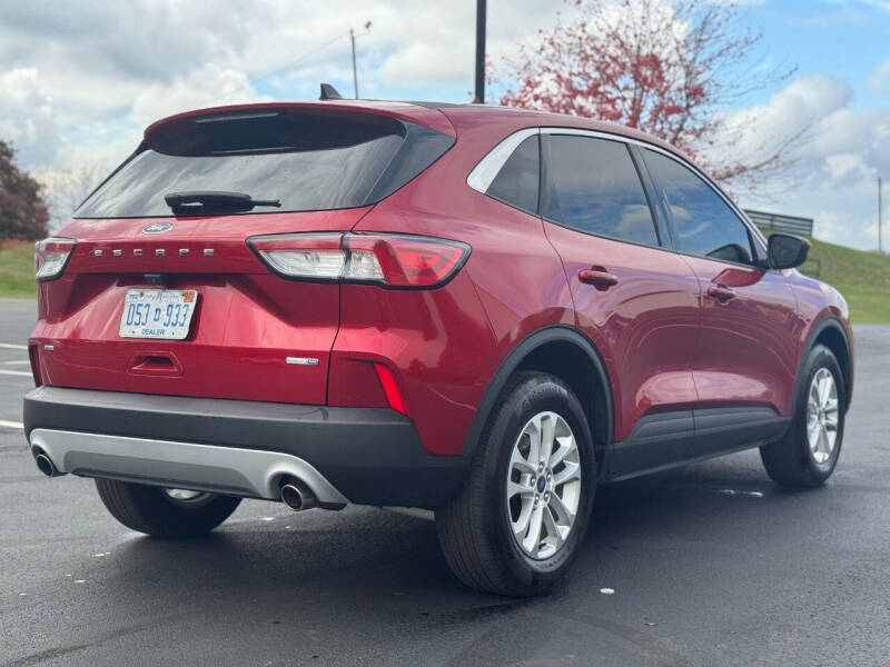 2020 Ford Escape SE