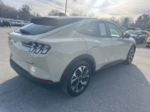 2025 Ford Mustang Mach-E Select
