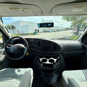 2008 Ford E-Series E-350 SD XLT