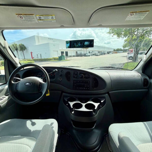 2008 Ford E-Series E-350 SD XLT