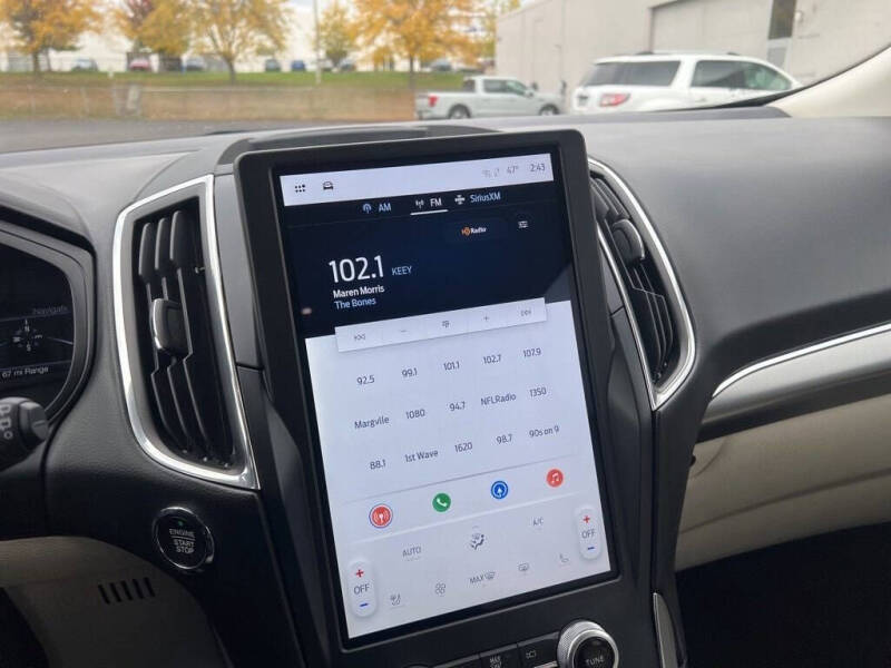 2022 Ford Edge Titanium