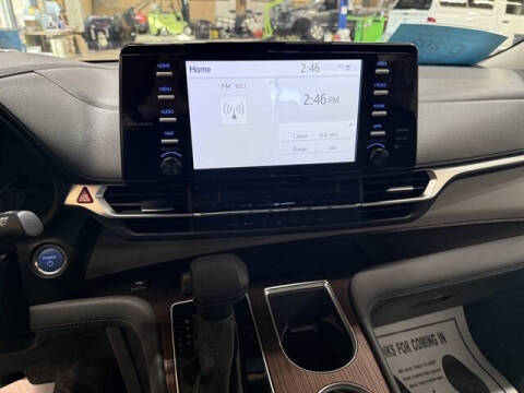 2024 Toyota Sienna LE 8-Passenger