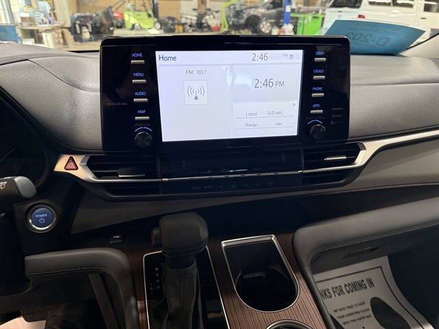 2024 Toyota Sienna LE 8-Passenger