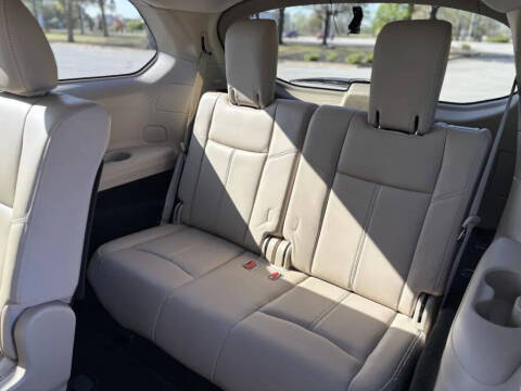 2020 Nissan Pathfinder SL