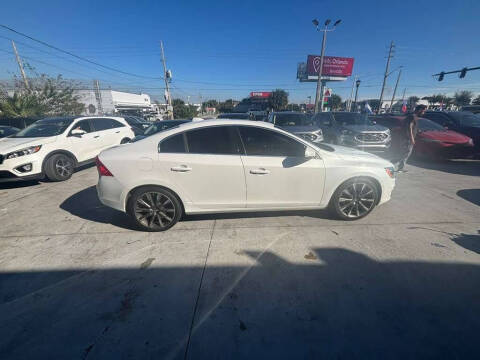 2015 Volvo S60 T6 Drive-E Platinum