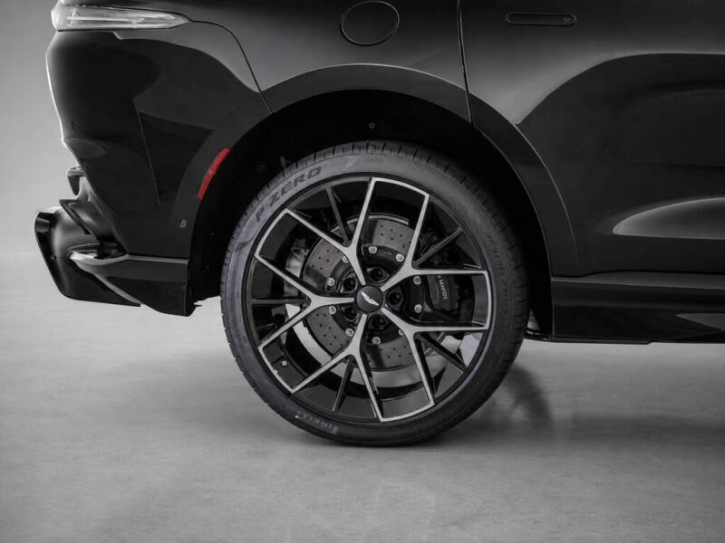 2026 Aston Martin DBX 707