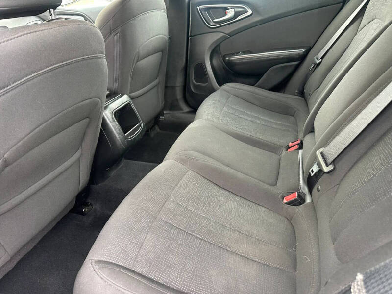 2016 Chrysler 200