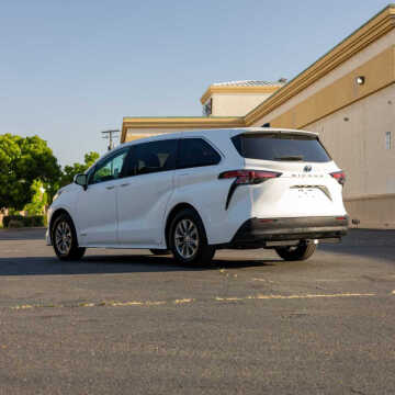 2021 Toyota Sienna LE 8-Passenger