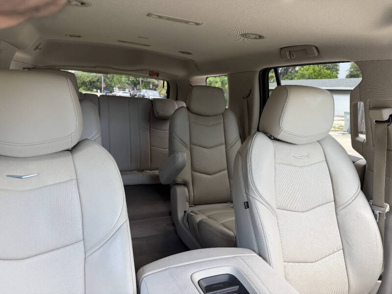 2017 Cadillac Escalade Standard