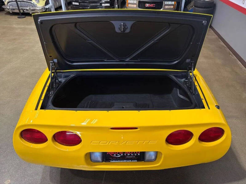 2004 Chevrolet Corvette