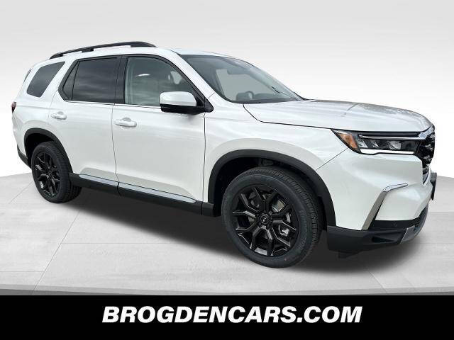 2025 Honda Pilot Touring's photo