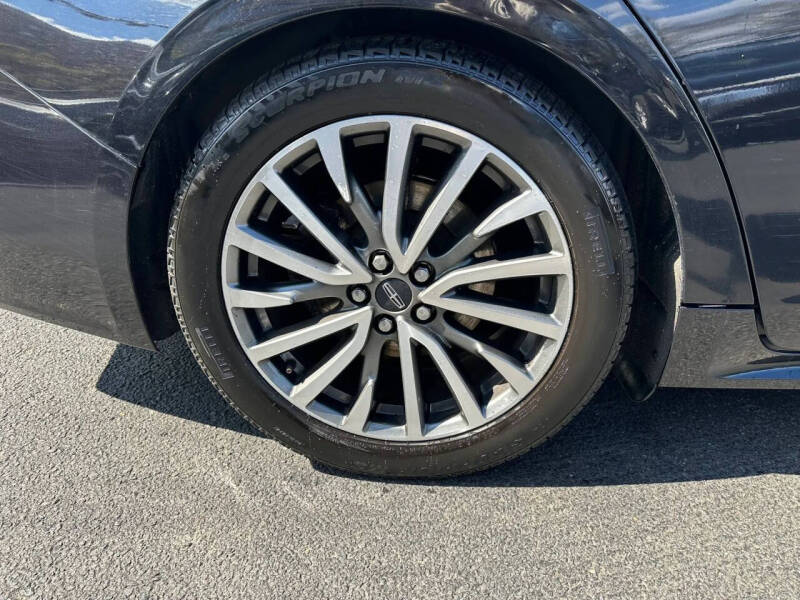 2019 Lincoln Continental Select
