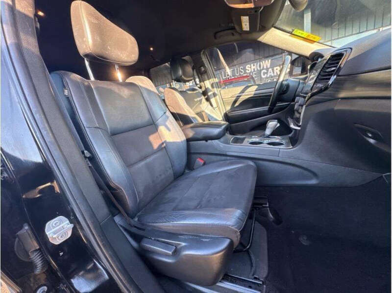 2020 Jeep Grand Cherokee Laredo