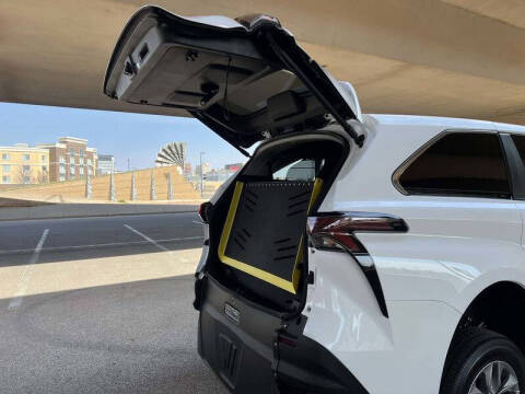 2026 Toyota Sienna LE 8-Passenger